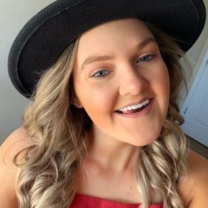 Meet your Posher, Maleigha